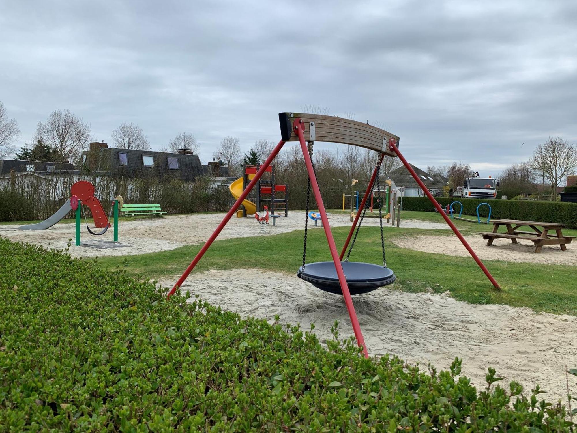 Ferienhaus Kustverhuur, Park Schoneveld, Stern 204 *